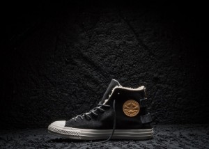 Converse_Chuck_Taylor_All_Star_Black_and_Gold_large
