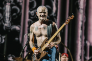 Red-Hot-Chilli-Peppers-46